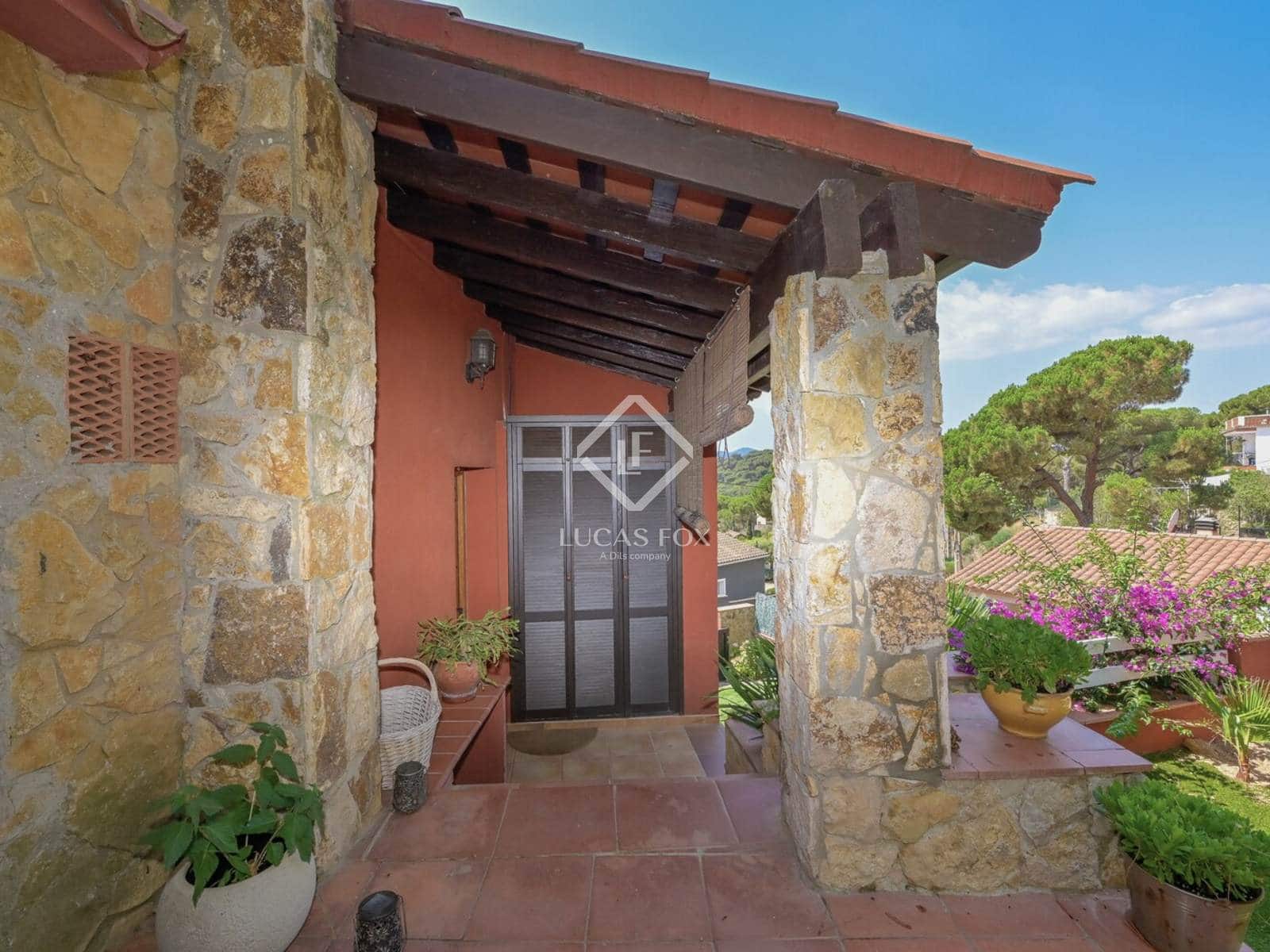 5 soveværelse Villa til salg i Santa Cristina d'Aro med garage - € 590.000 (Ref: 9111582)