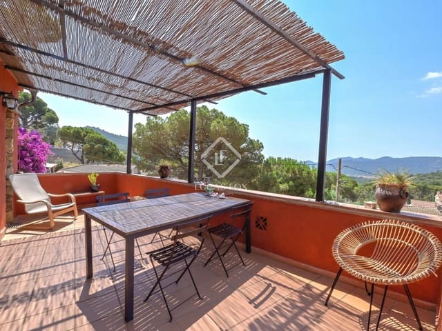 5 chambre Villa/Maison à vendre à Santa Cristina d'Aro avec garage - 590 000 € (Ref: 9111582)