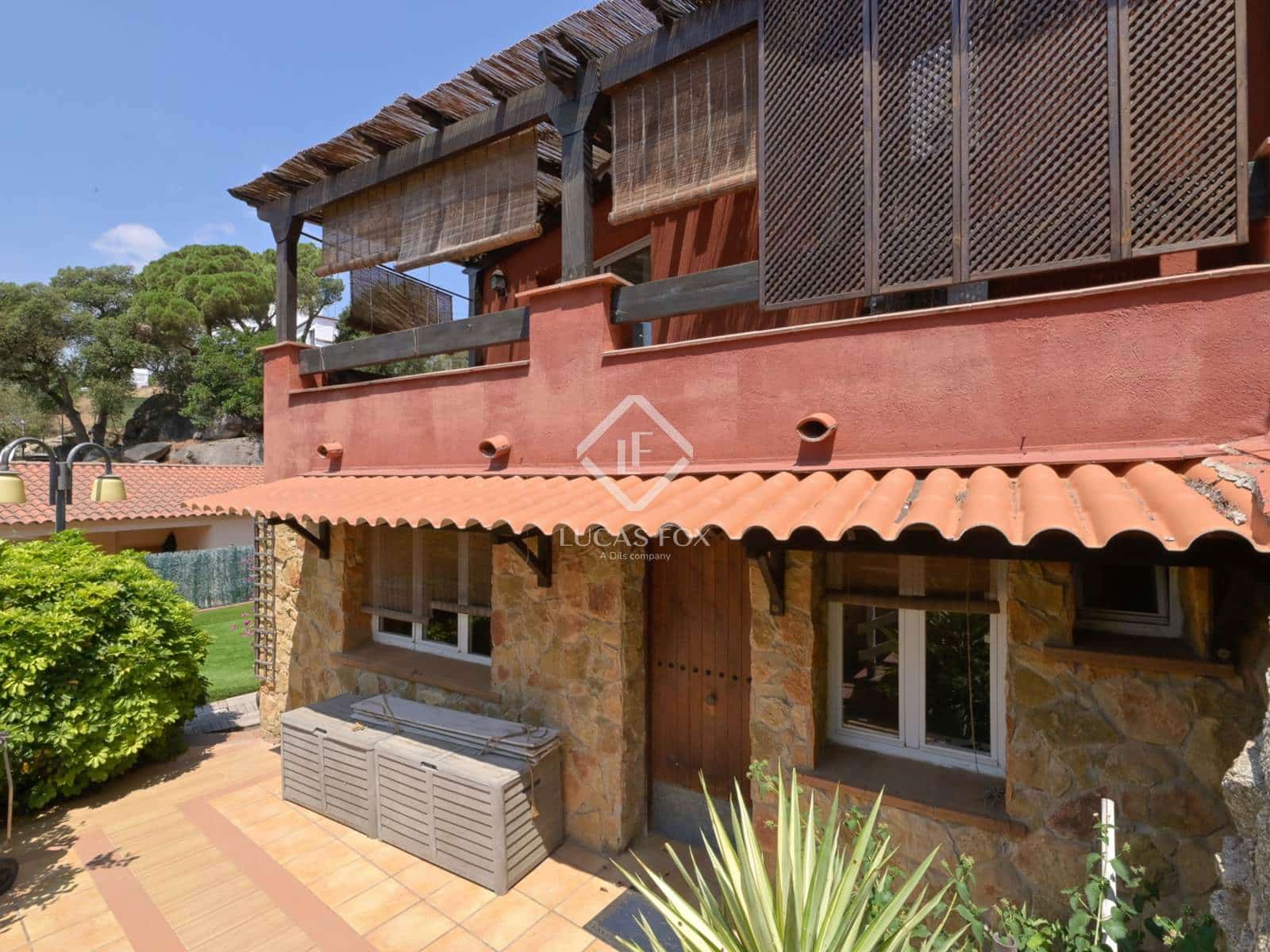 5 soveværelse Villa til salg i Santa Cristina d'Aro med garage - € 590.000 (Ref: 9111582)