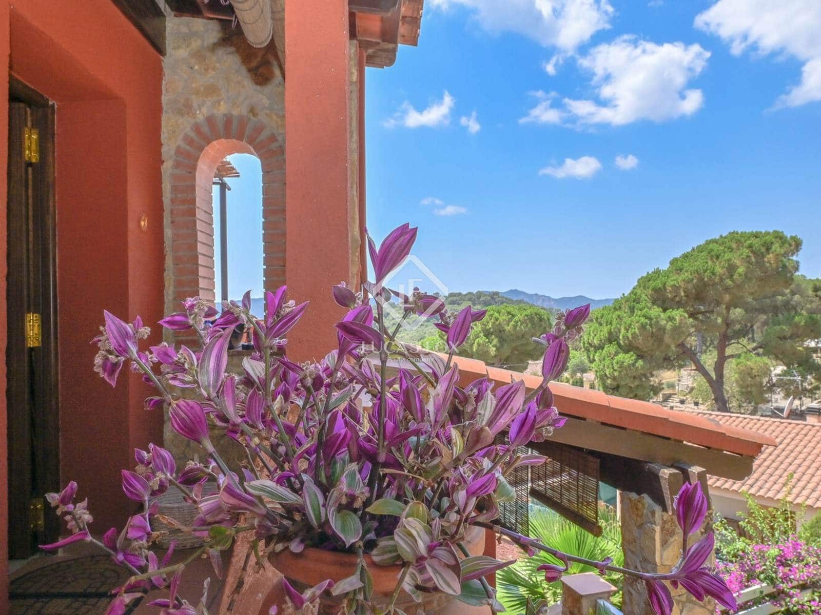 5 soveværelse Villa til salg i Santa Cristina d'Aro med garage - € 590.000 (Ref: 9111582)