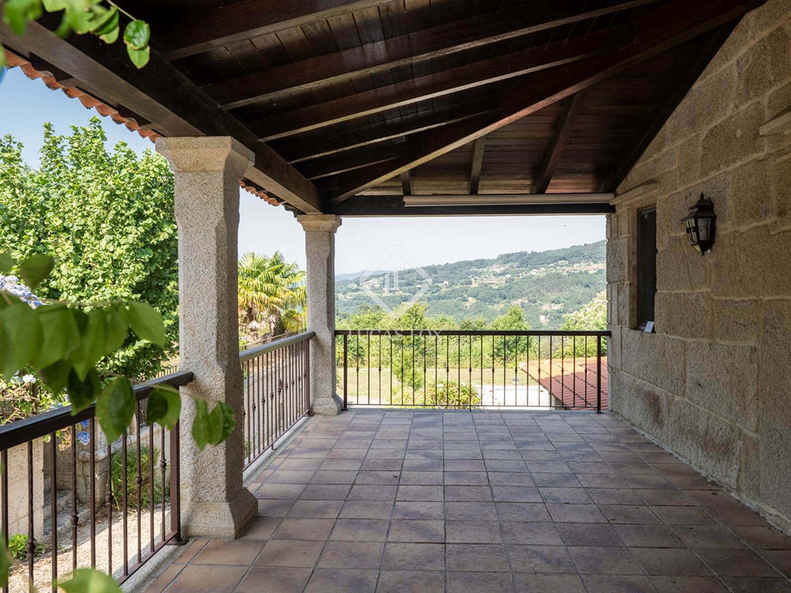 5 Zimmer Villa zu verkaufen in Covelo mit Pool Garage - 795.000 € (Ref: 9111584)