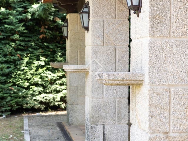 5 Zimmer Villa zu verkaufen in Covelo mit Pool Garage - 795.000 € (Ref: 9111584)