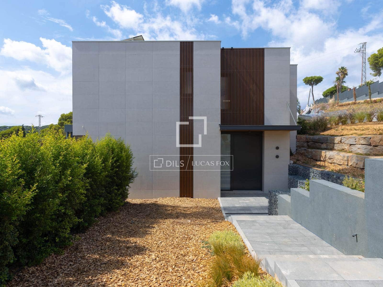 5 makuuhuone Huvila myytävänä paikassa Sant Andreu de Llavaneres mukana uima-altaan 
autotalli - 2 300 000 € (Ref: 9113273)