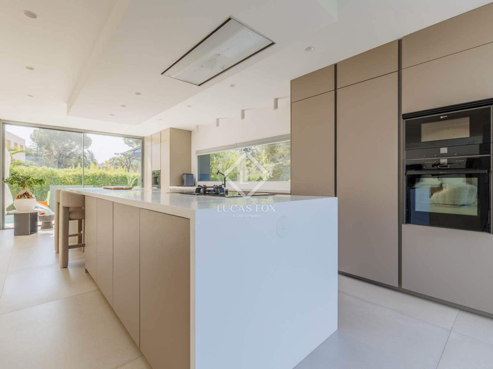 5 soveværelse Villa til leje i Pozuelo de Alarcon med swimmingpool garage - € 20.000 (Ref: 9115264)