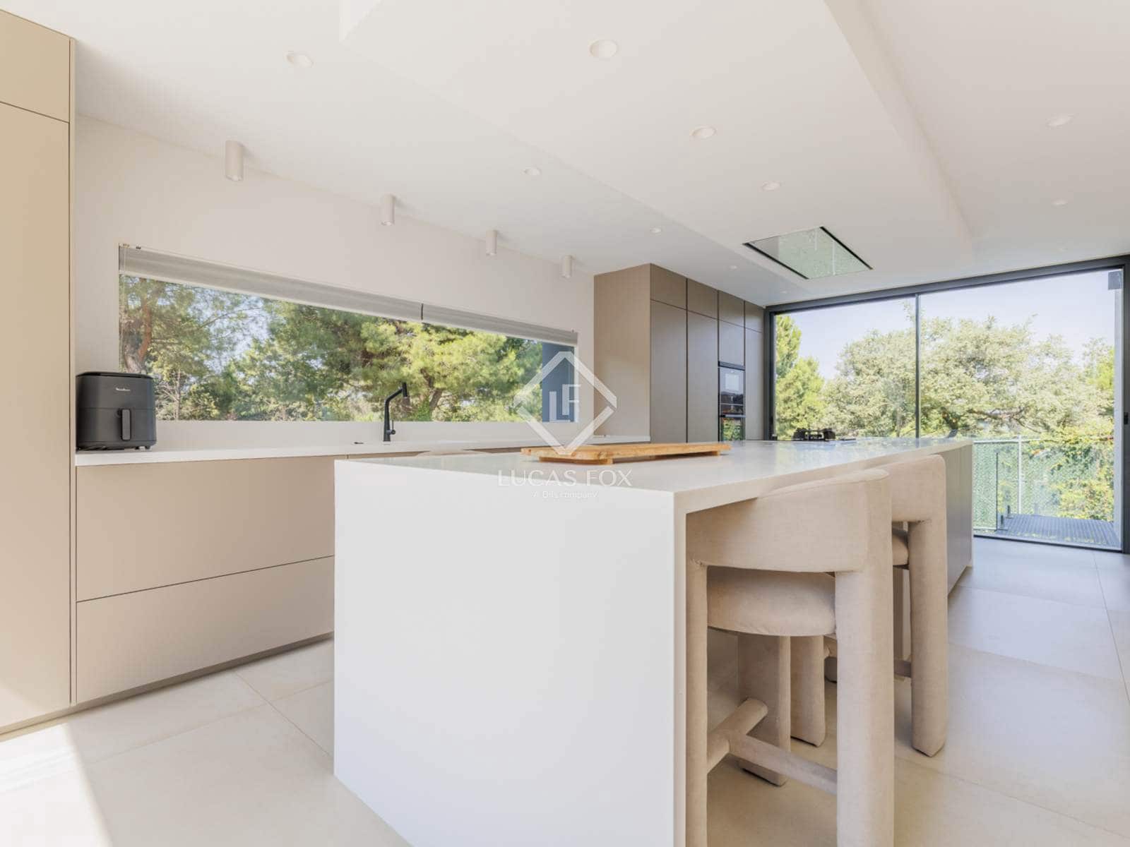 5 soveværelse Villa til leje i Pozuelo de Alarcon med swimmingpool garage - € 20.000 (Ref: 9115264)