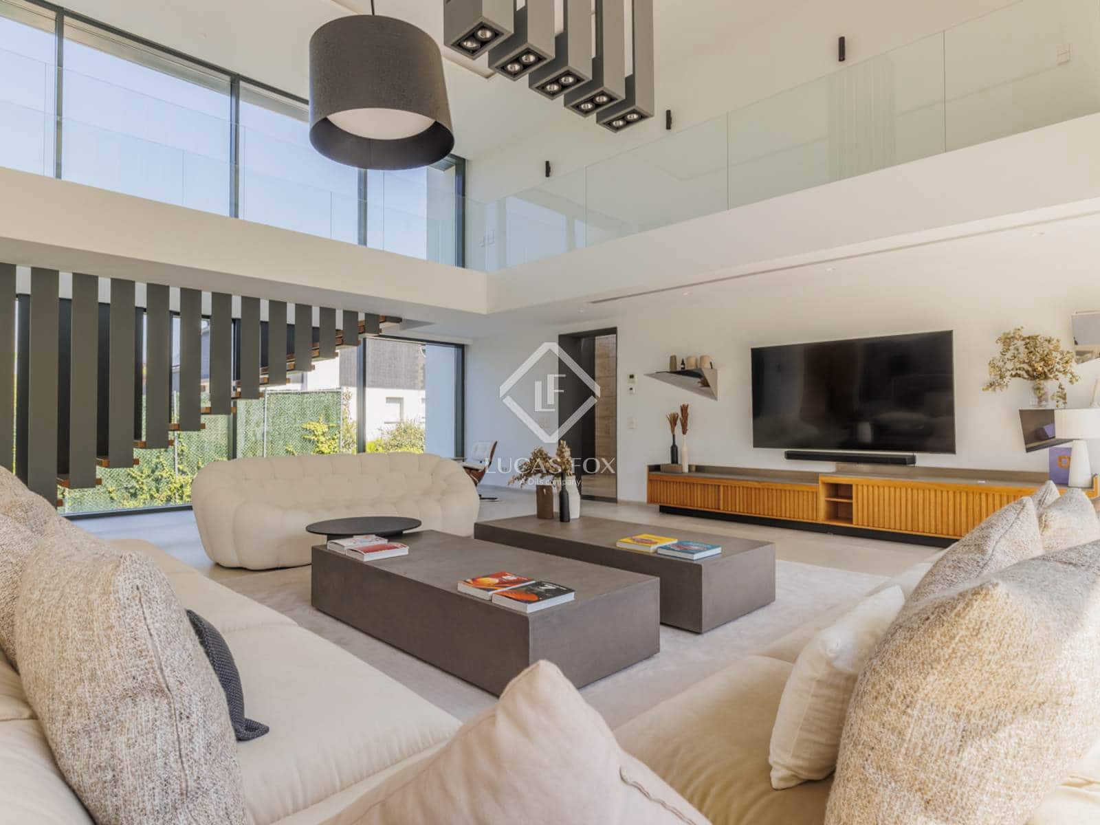 5 soveværelse Villa til leje i Pozuelo de Alarcon med swimmingpool garage - € 20.000 (Ref: 9115264)