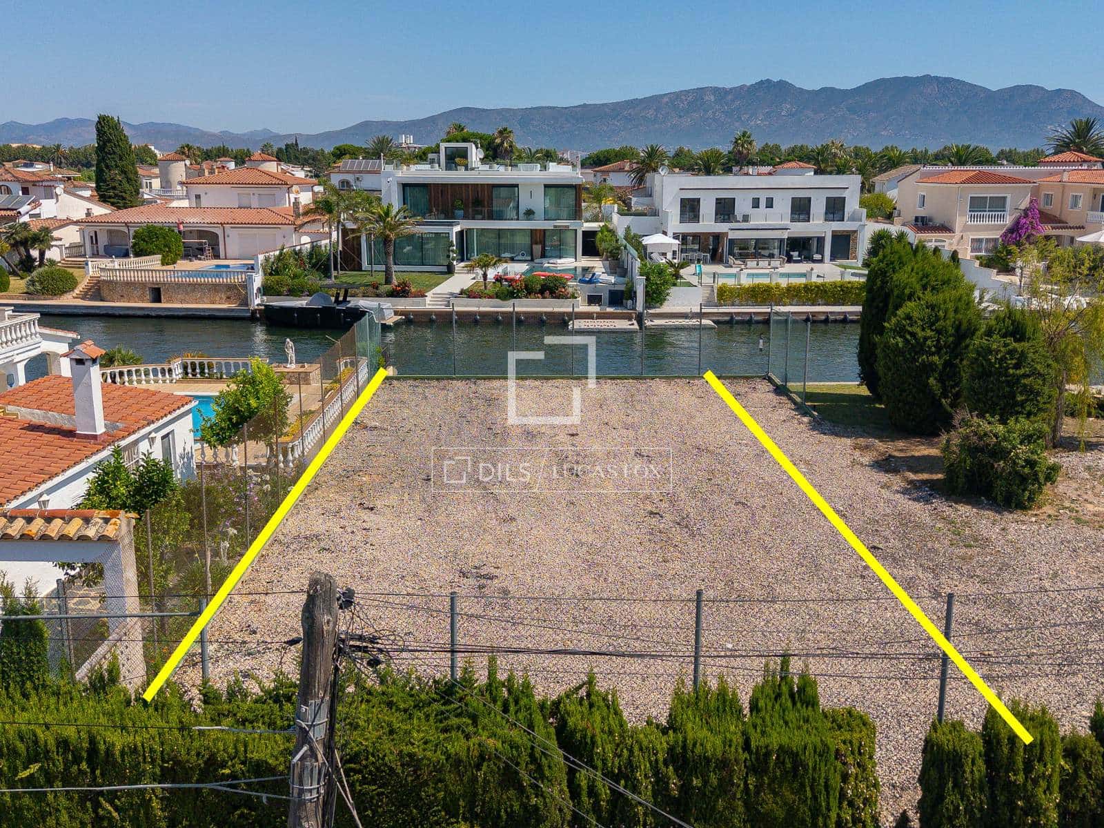 Building Plot for sale in Empuriabrava - € 750,000 (Ref: 9115378)