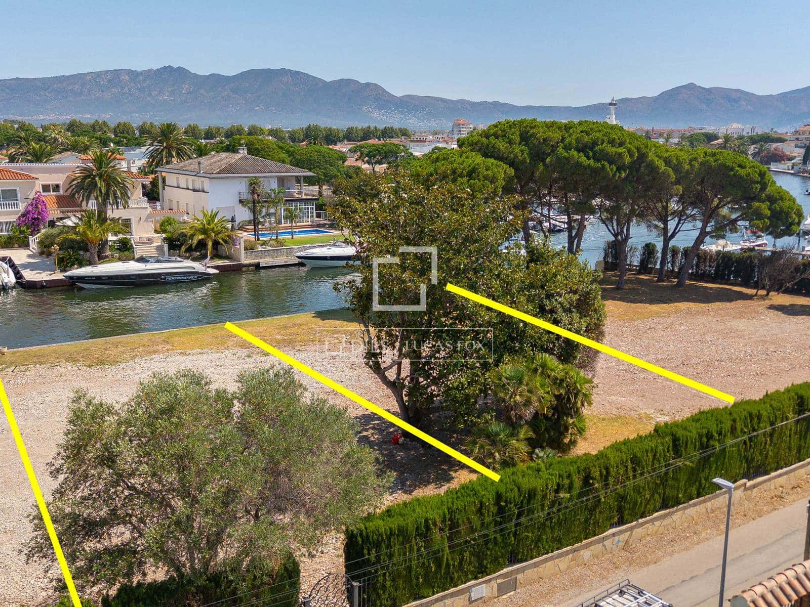 Building Plot for sale in Empuriabrava - € 750,000 (Ref: 9115378)