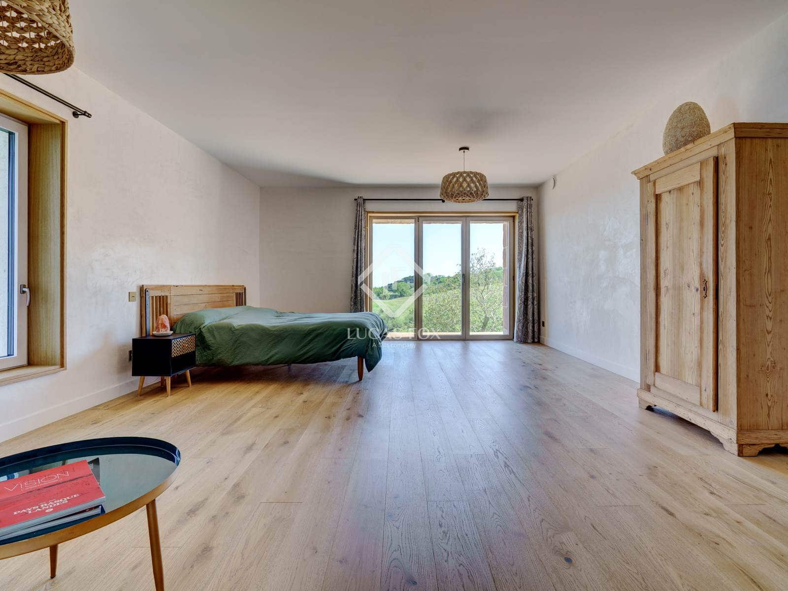 5 bedroom Villa for sale in Donostia-San Sebastian with garage - € 4,990,000 (Ref: 9115539)