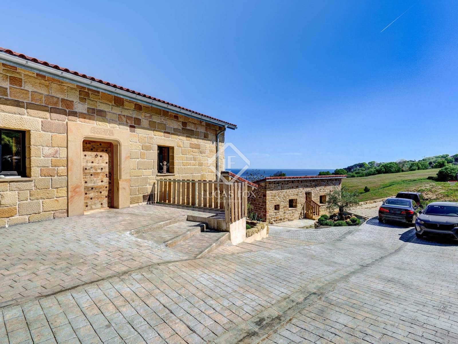 5 bedroom Villa for sale in Donostia-San Sebastian with garage - € 4,990,000 (Ref: 9115539)