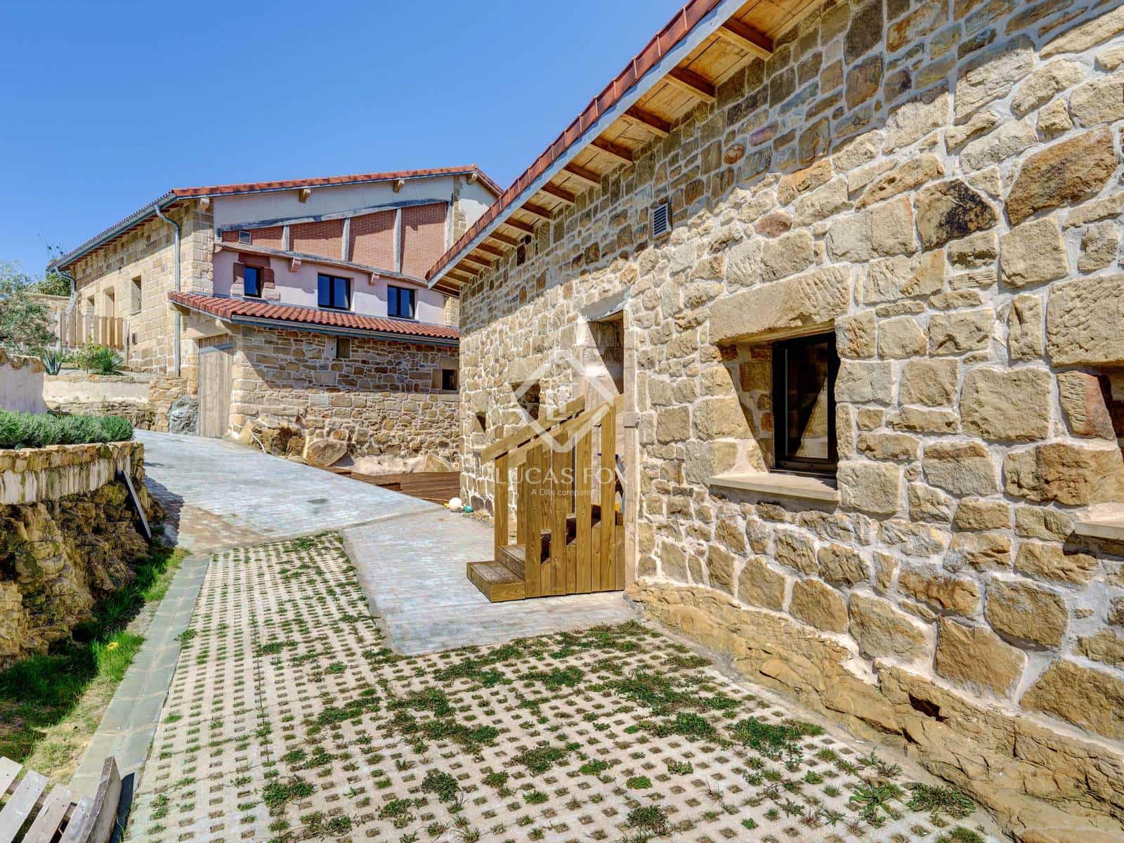 5 bedroom Villa for sale in Donostia-San Sebastian with garage - € 4,990,000 (Ref: 9115539)