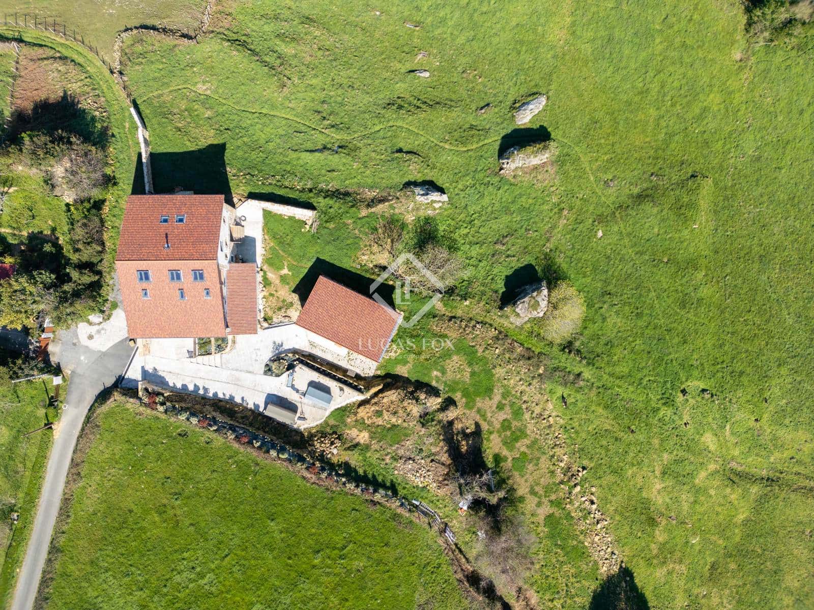 5 bedroom Villa for sale in Donostia-San Sebastian with garage - € 4,990,000 (Ref: 9115539)