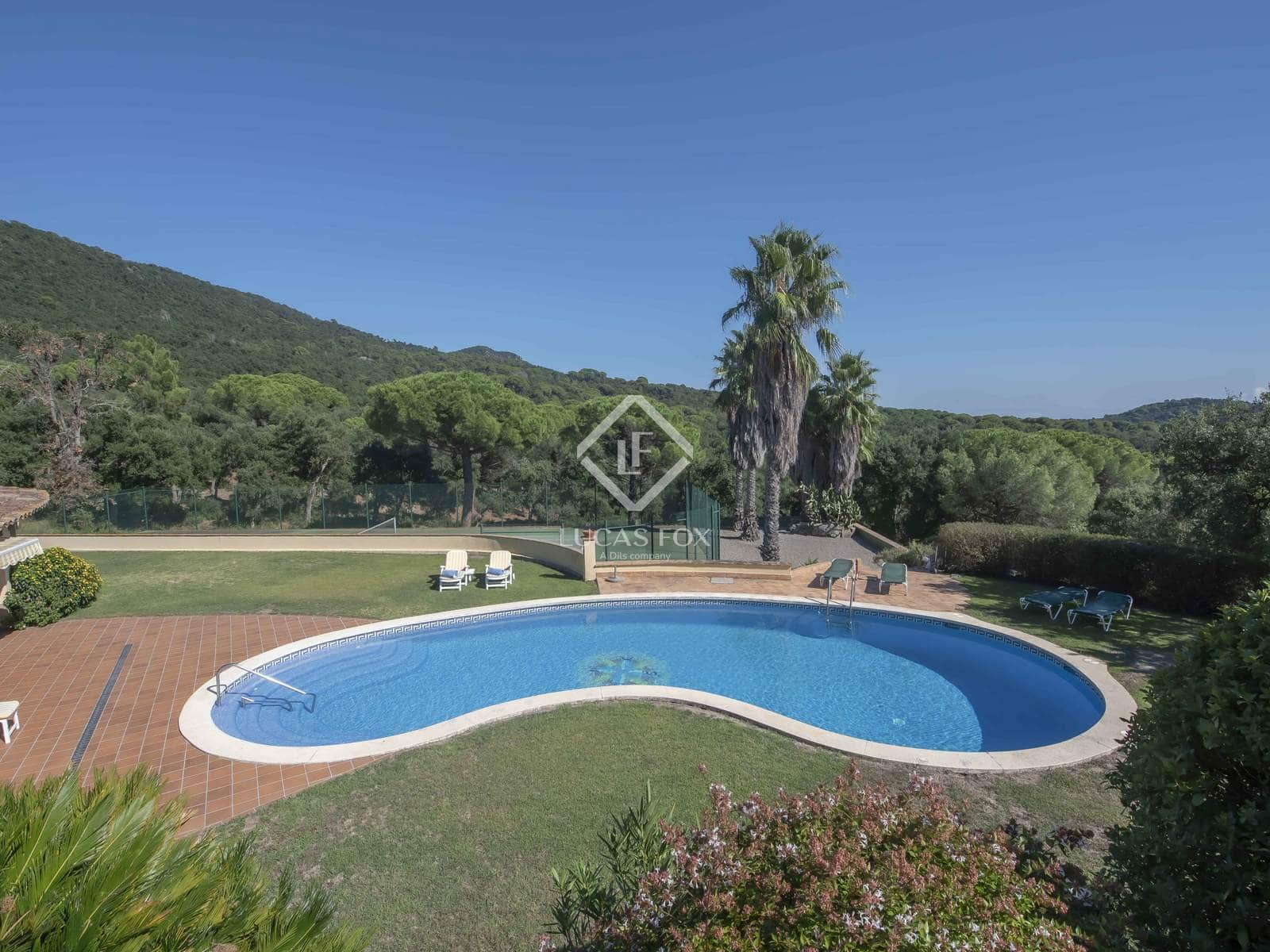 4 sypialnia Willa na sprzedaż w Santa Cristina d'Aro z basenem garażem - 1 140 000 € (Ref: 9116543)