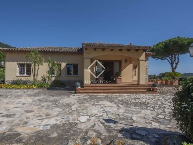 4 bedroom Villa for sale in Santa Cristina d'Aro with pool garage - € 1,140,000 (Ref: 9116543)