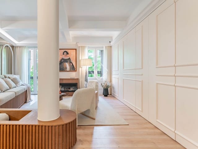 2 soveværelse Lejlighed til salg i Almagro, Madrid by - € 1.450.000 (Ref: 9117465)