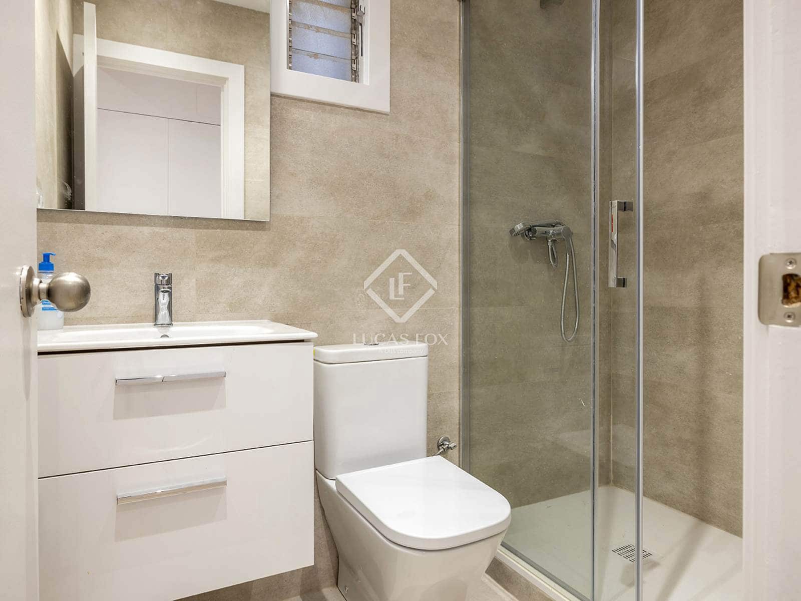 5 soveværelse Lejlighed til salg i Barcelona by - € 990.000 (Ref: 9118008)