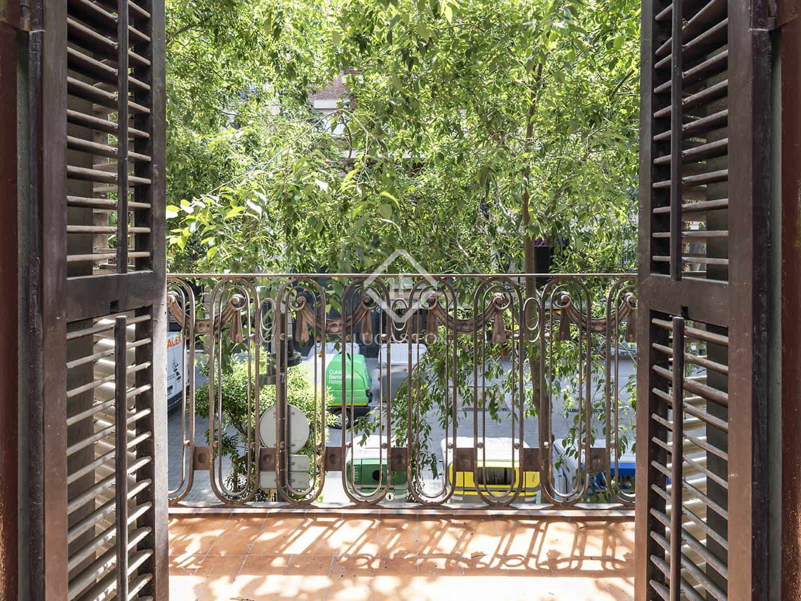 5 soveværelse Lejlighed til salg i Barcelona by - € 990.000 (Ref: 9118008)