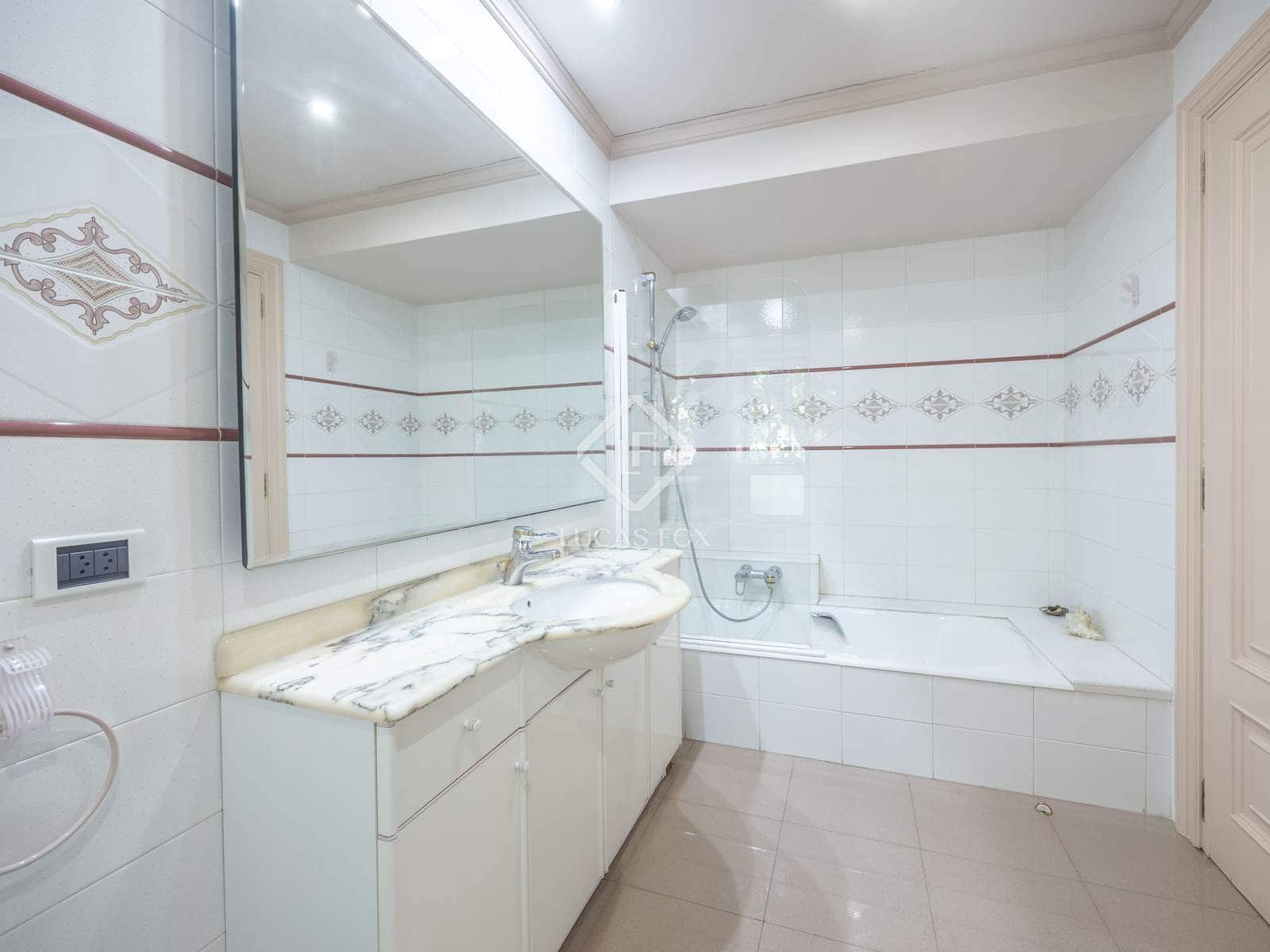 4 soveværelse Villa til salg i Godella med garage - € 1.200.000 (Ref: 9118086)