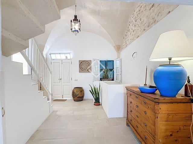 4 soveværelse Villa til salg i Ciutadella de Menorca med swimmingpool - € 1.200.000 (Ref: 9123530)