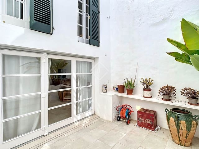 4 soveværelse Villa til salg i Ciutadella de Menorca med swimmingpool - € 1.200.000 (Ref: 9123530)