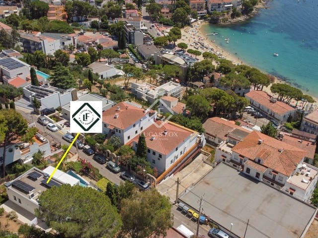 4 slaapkamer Villa te koop in Roses met zwembad garage - € 1.549.000 (Ref: 9123683)