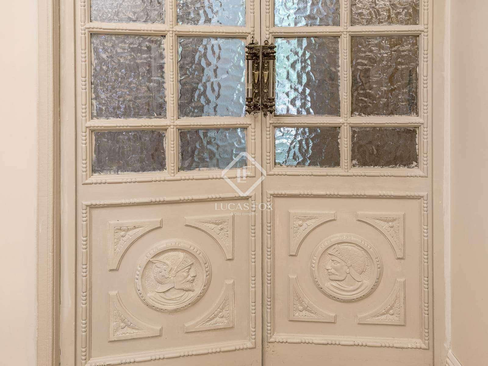 3 slaapkamer Appartement te koop in Barcelona stad - € 1.490.000 (Ref: 9123883)