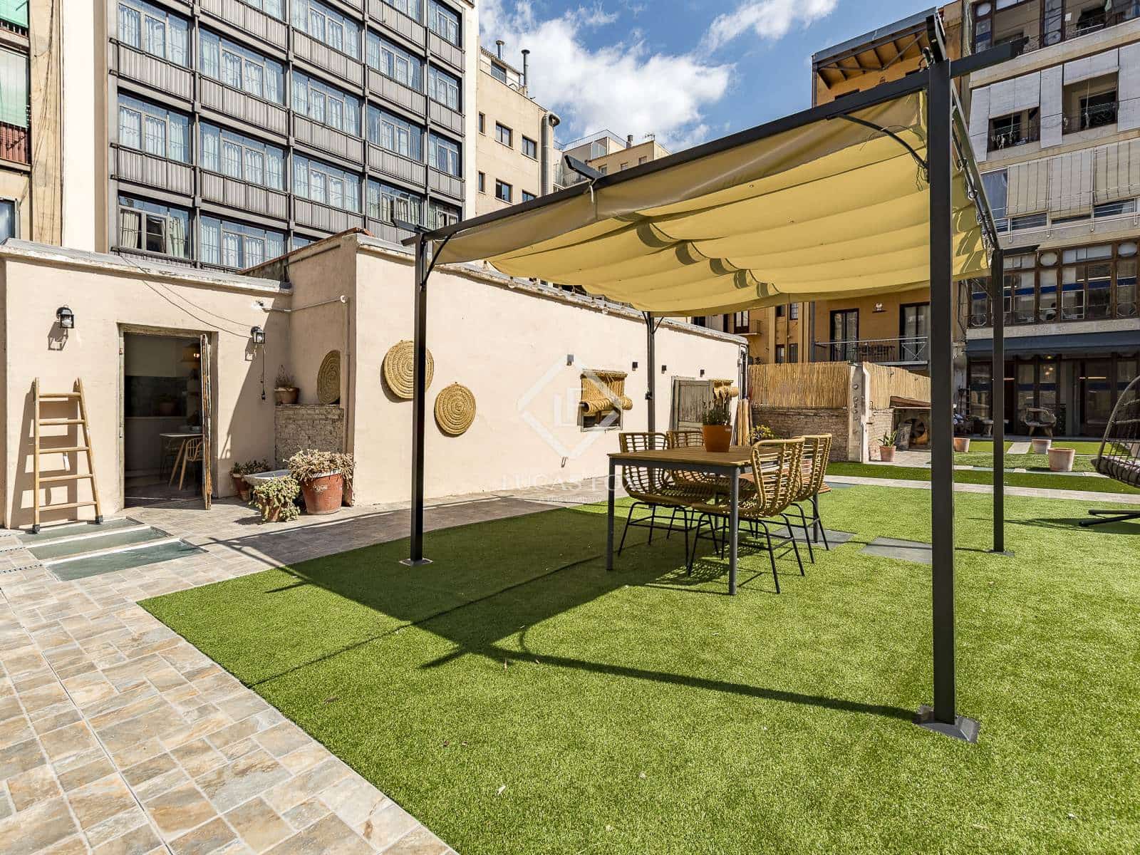 3 slaapkamer Appartement te koop in Barcelona stad - € 1.490.000 (Ref: 9123883)