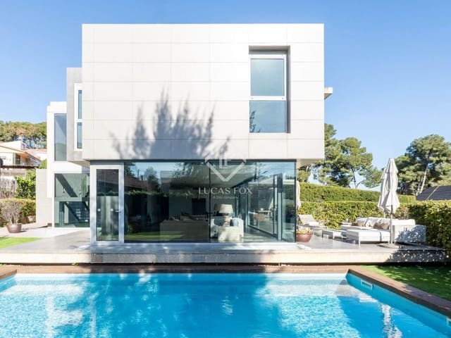 4 slaapkamer Villa te koop in Tarragona stad met garage - € 1.350.000 (Ref: 9123886)