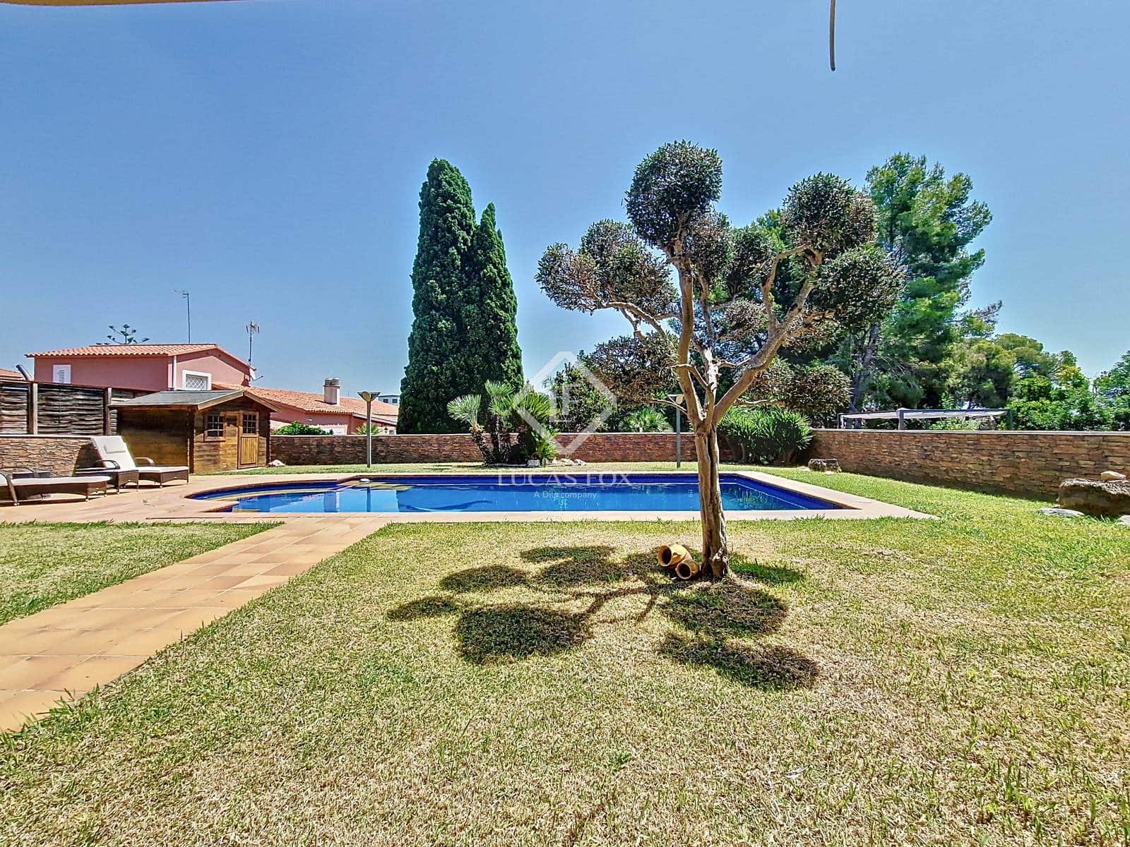 4 slaapkamer Villa te koop in Cunit met zwembad garage - € 660.000 (Ref: 9125909)