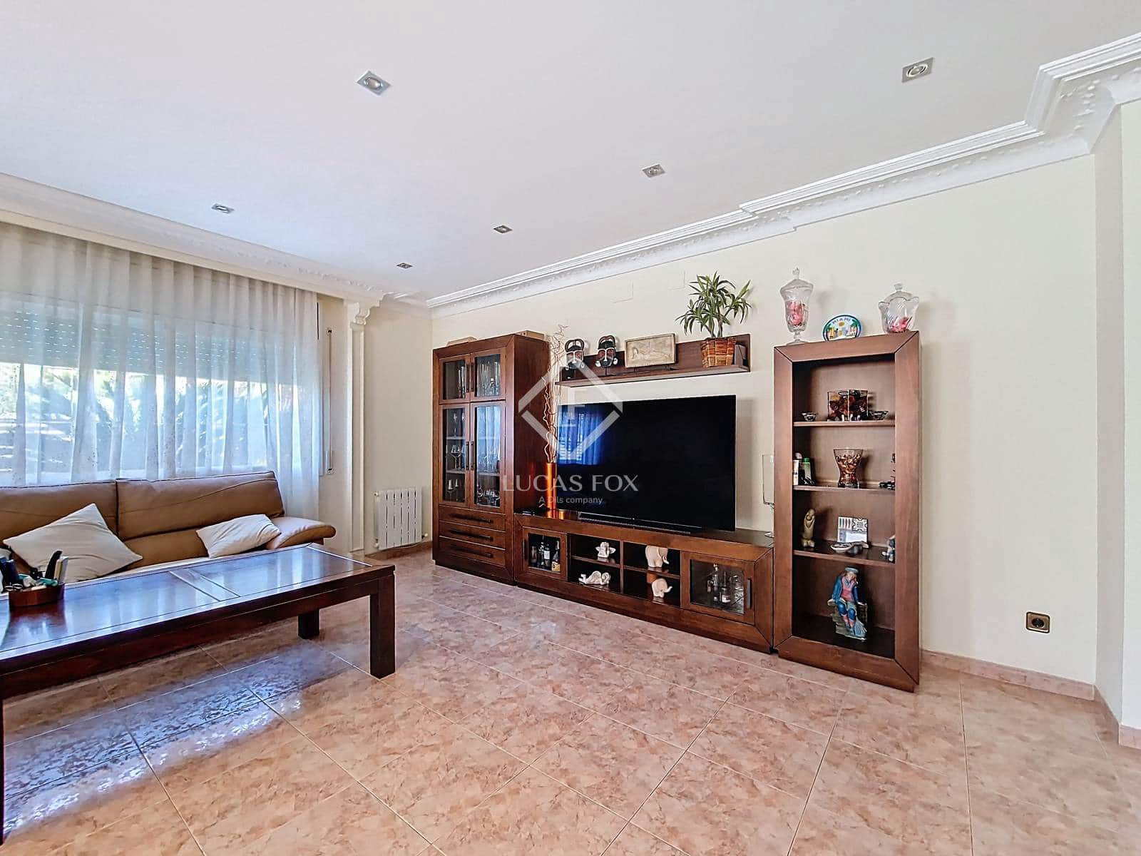 4 slaapkamer Villa te koop in Cunit met zwembad garage - € 660.000 (Ref: 9125909)