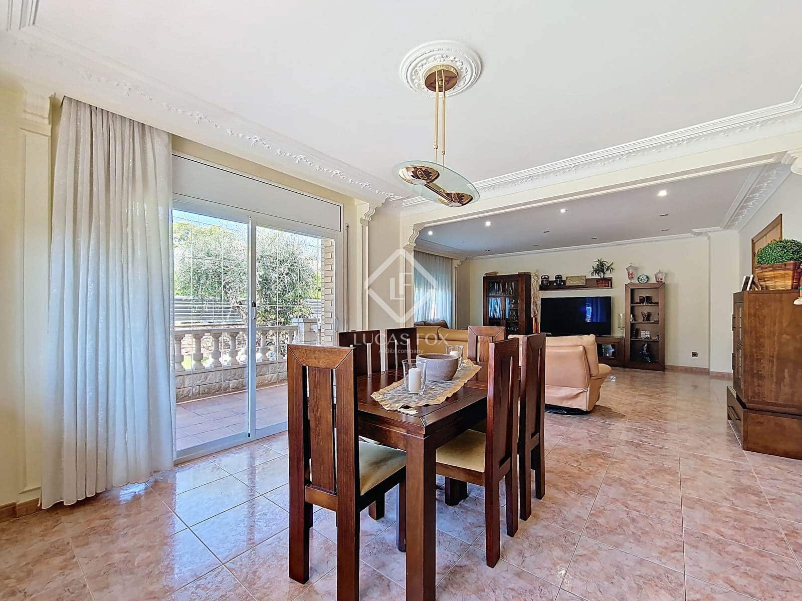 4 slaapkamer Villa te koop in Cunit met zwembad garage - € 660.000 (Ref: 9125909)