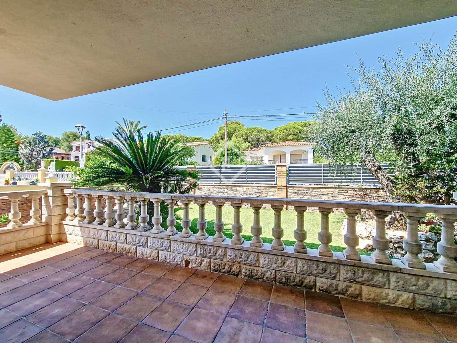 4 slaapkamer Villa te koop in Cunit met zwembad garage - € 660.000 (Ref: 9125909)