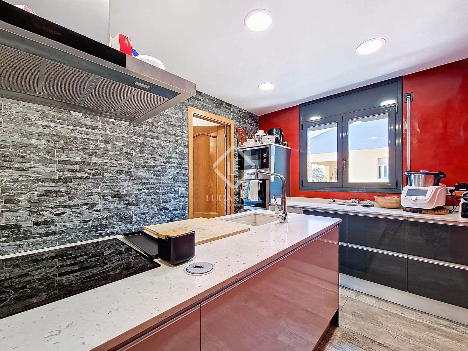 4 slaapkamer Villa te koop in Cunit met zwembad garage - € 660.000 (Ref: 9125909)