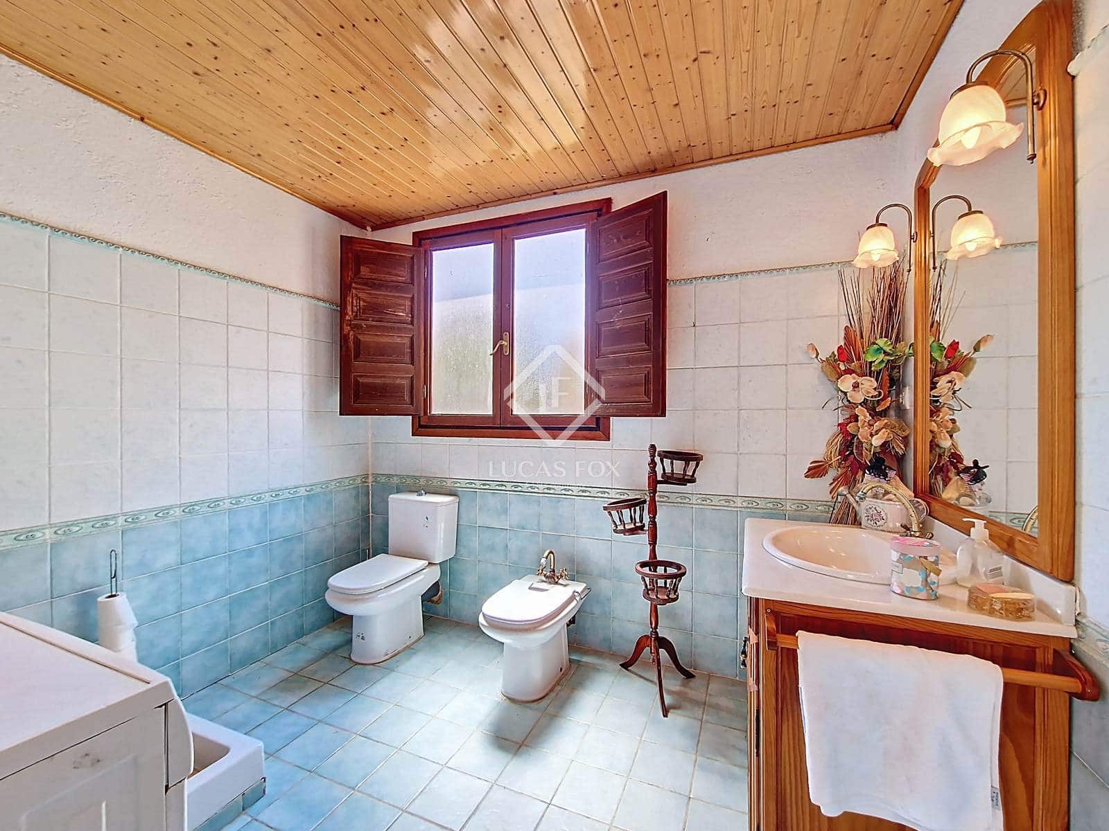 4 slaapkamer Villa te koop in Cunit met zwembad garage - € 660.000 (Ref: 9125909)