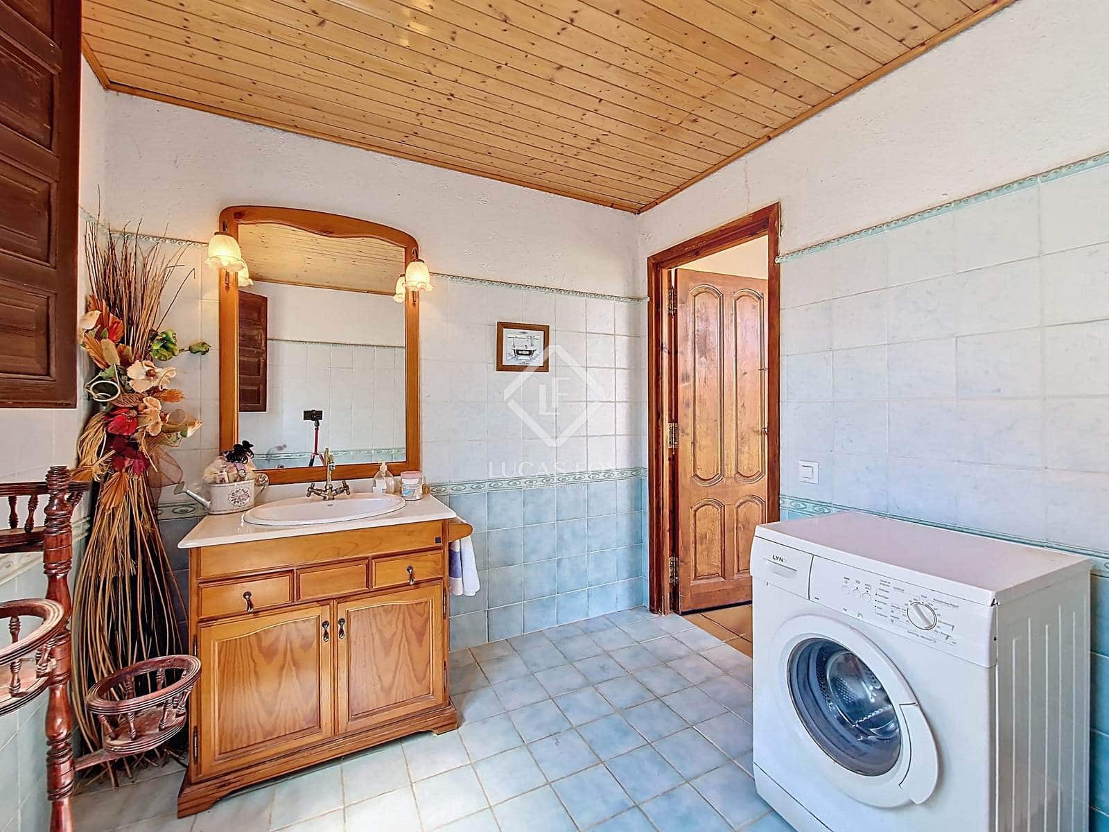 4 slaapkamer Villa te koop in Cunit met zwembad garage - € 660.000 (Ref: 9125909)