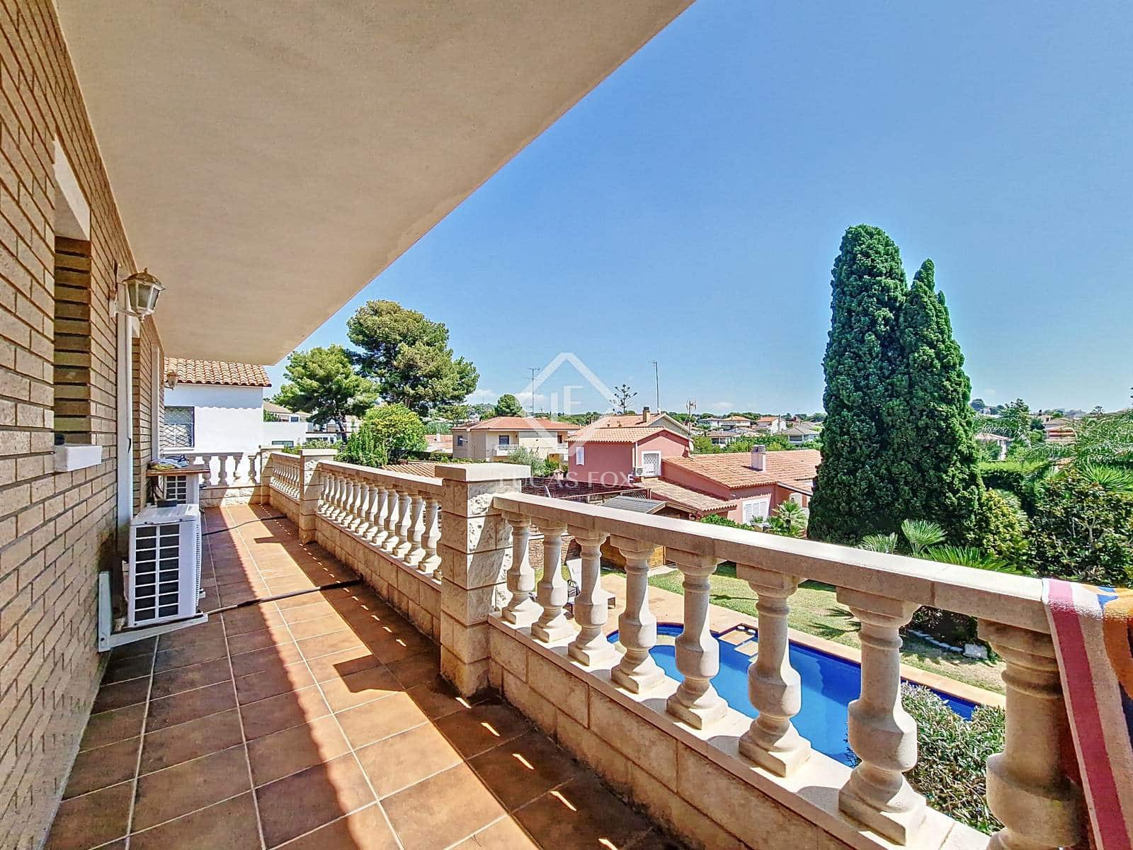 4 slaapkamer Villa te koop in Cunit met zwembad garage - € 660.000 (Ref: 9125909)