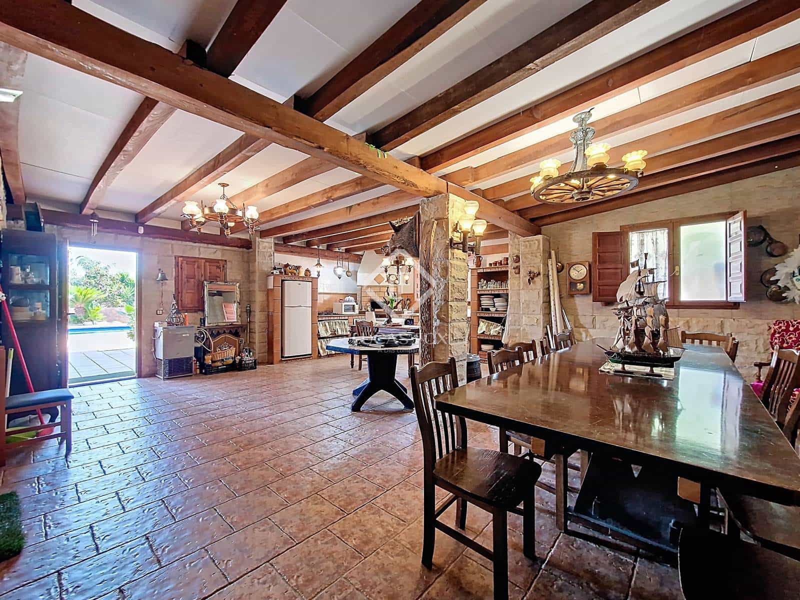 4 slaapkamer Villa te koop in Cunit met zwembad garage - € 660.000 (Ref: 9125909)