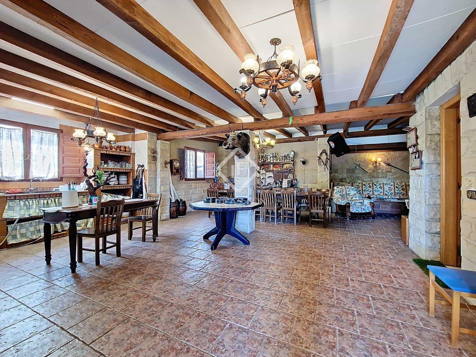 4 slaapkamer Villa te koop in Cunit met zwembad garage - € 660.000 (Ref: 9125909)