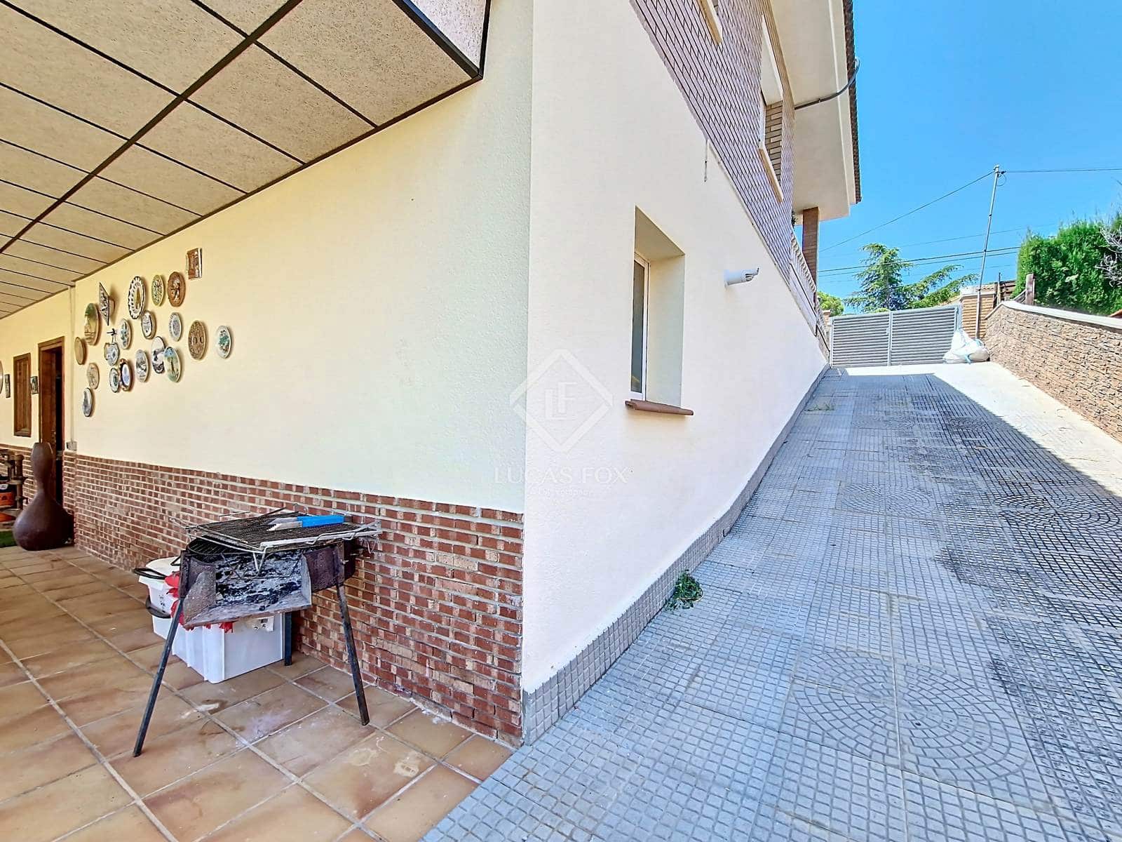 4 slaapkamer Villa te koop in Cunit met zwembad garage - € 660.000 (Ref: 9125909)