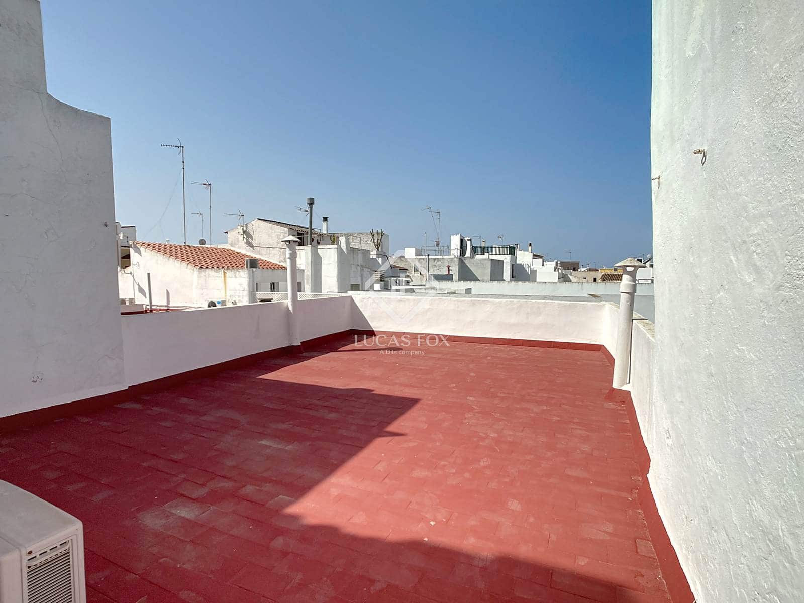 4 slaapkamer Villa te koop in Ciutadella de Menorca met garage - € 689.000 (Ref: 9125910)