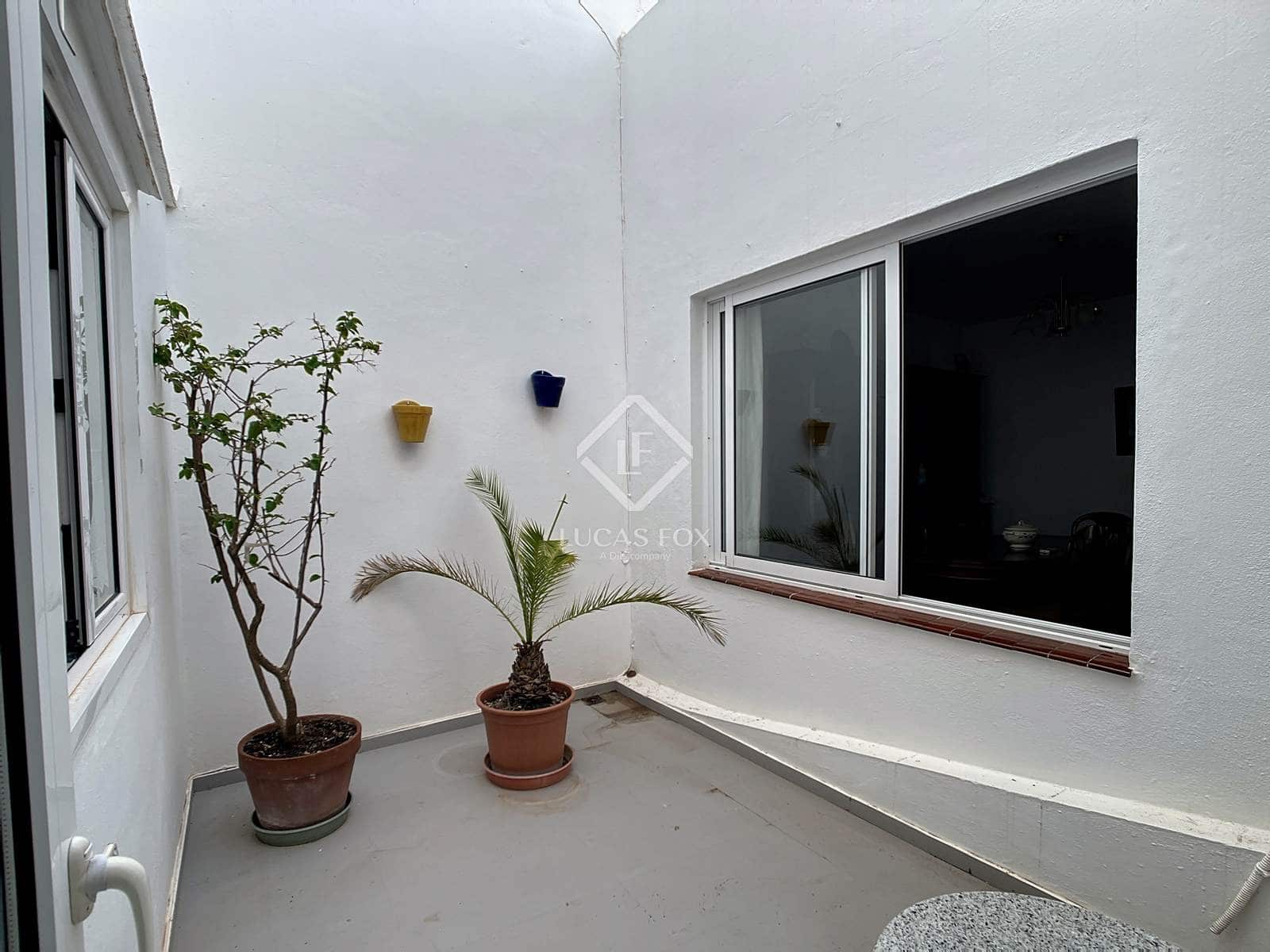 4 slaapkamer Villa te koop in Ciutadella de Menorca met garage - € 689.000 (Ref: 9125910)