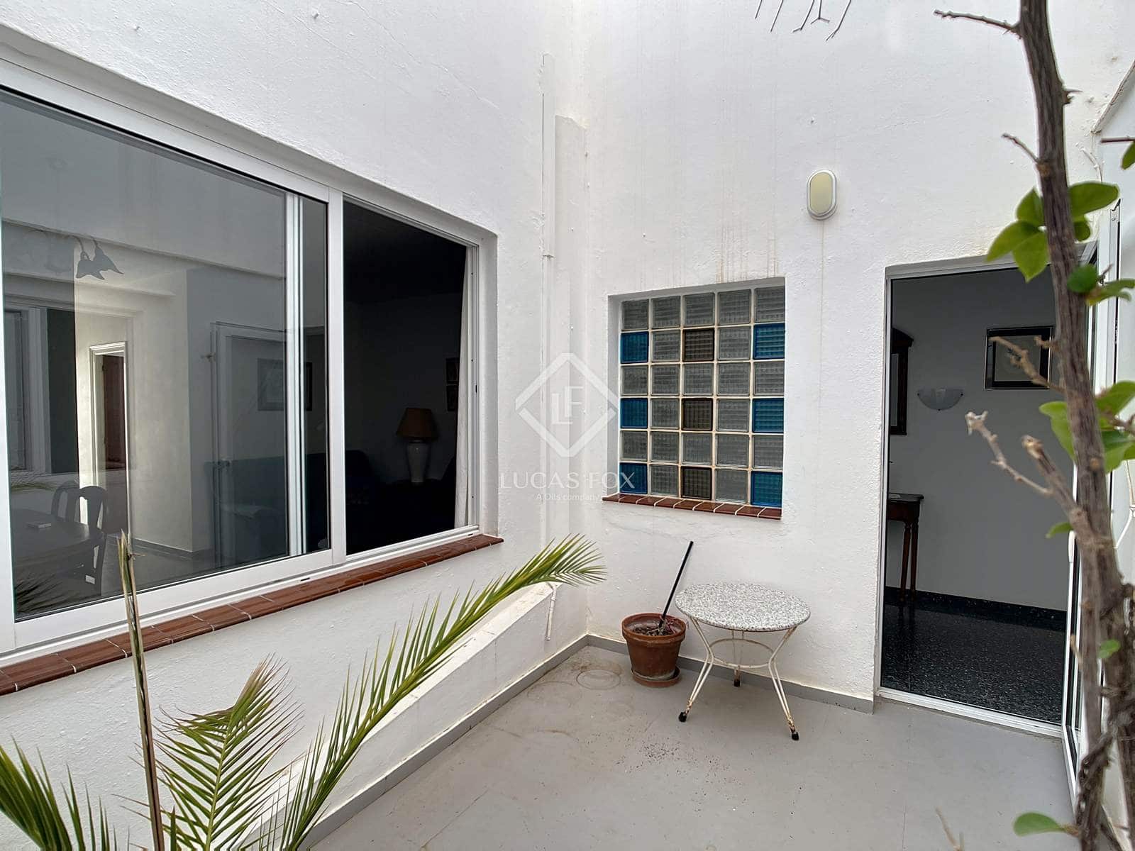 4 slaapkamer Villa te koop in Ciutadella de Menorca met garage - € 689.000 (Ref: 9125910)