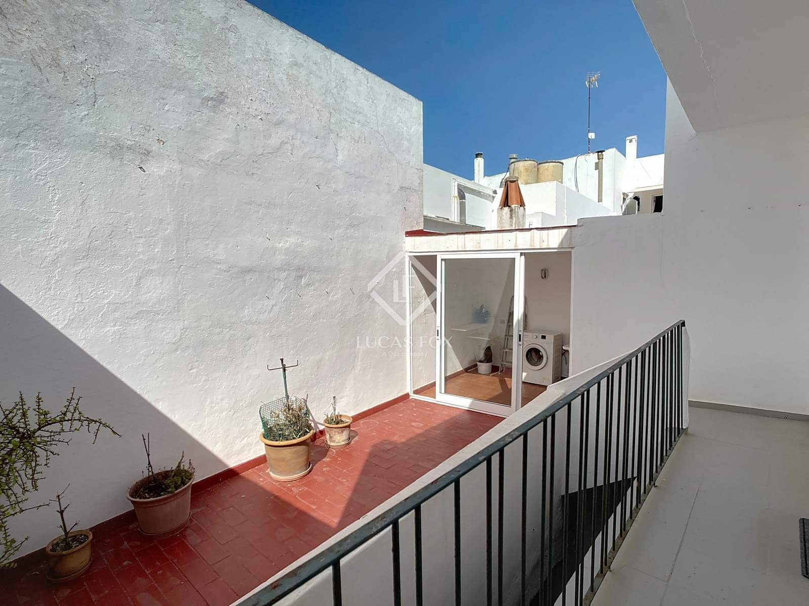 4 slaapkamer Villa te koop in Ciutadella de Menorca met garage - € 689.000 (Ref: 9125910)