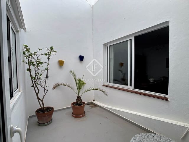 4 soveværelse Villa til salg i Ciutadella de Menorca med garage - € 689.000 (Ref: 9125910)