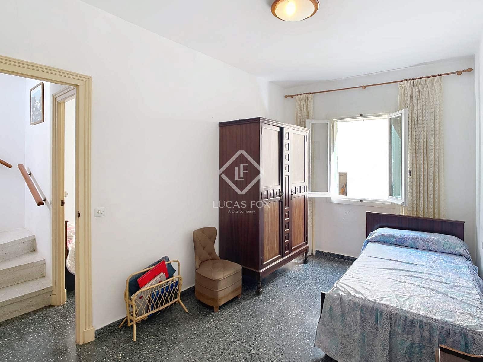 4 slaapkamer Villa te koop in Ciutadella de Menorca met garage - € 689.000 (Ref: 9125910)