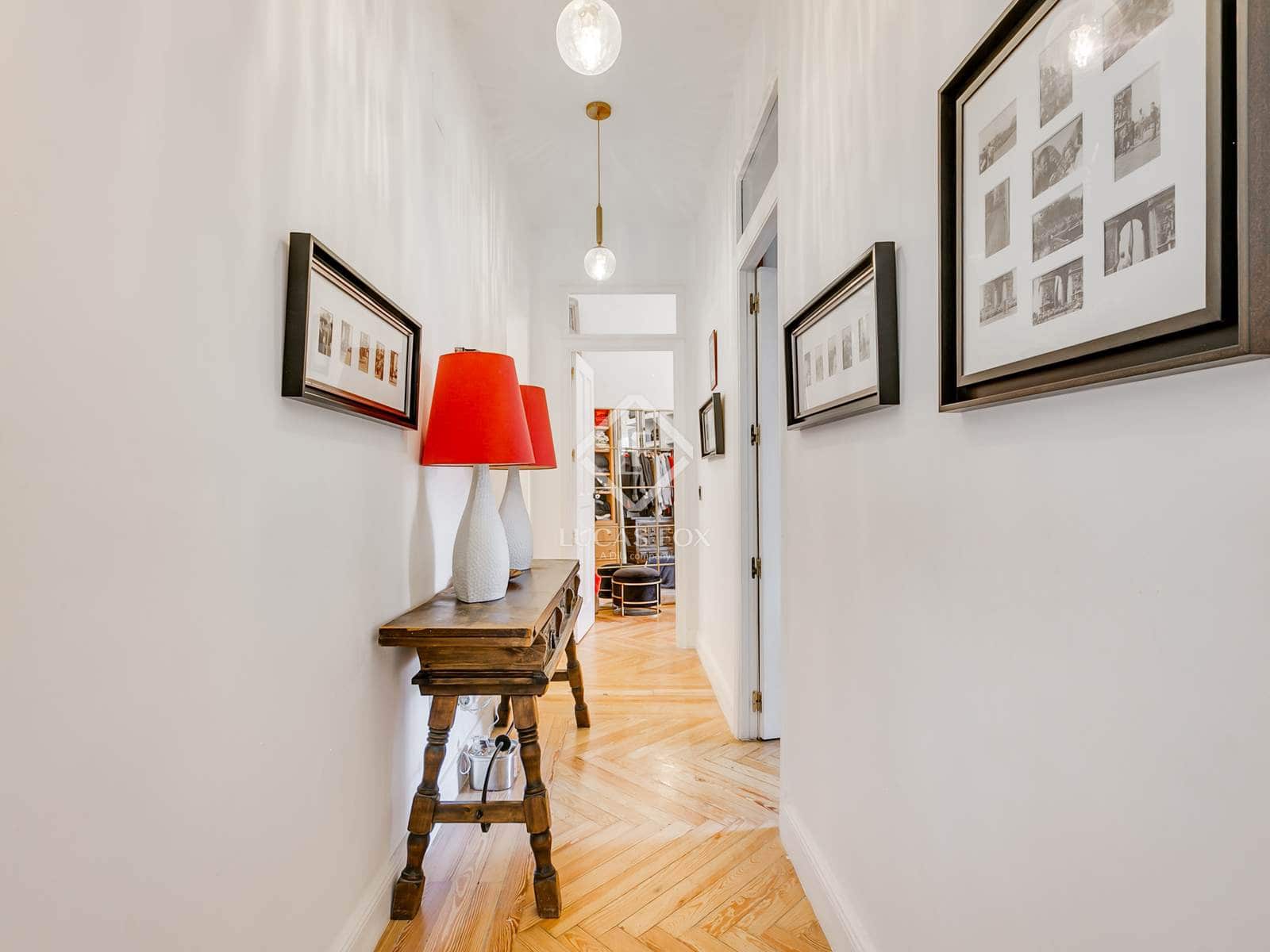 3 soveværelse Lejlighed til salg i Madrid by - € 2.040.000 (Ref: 9126096)