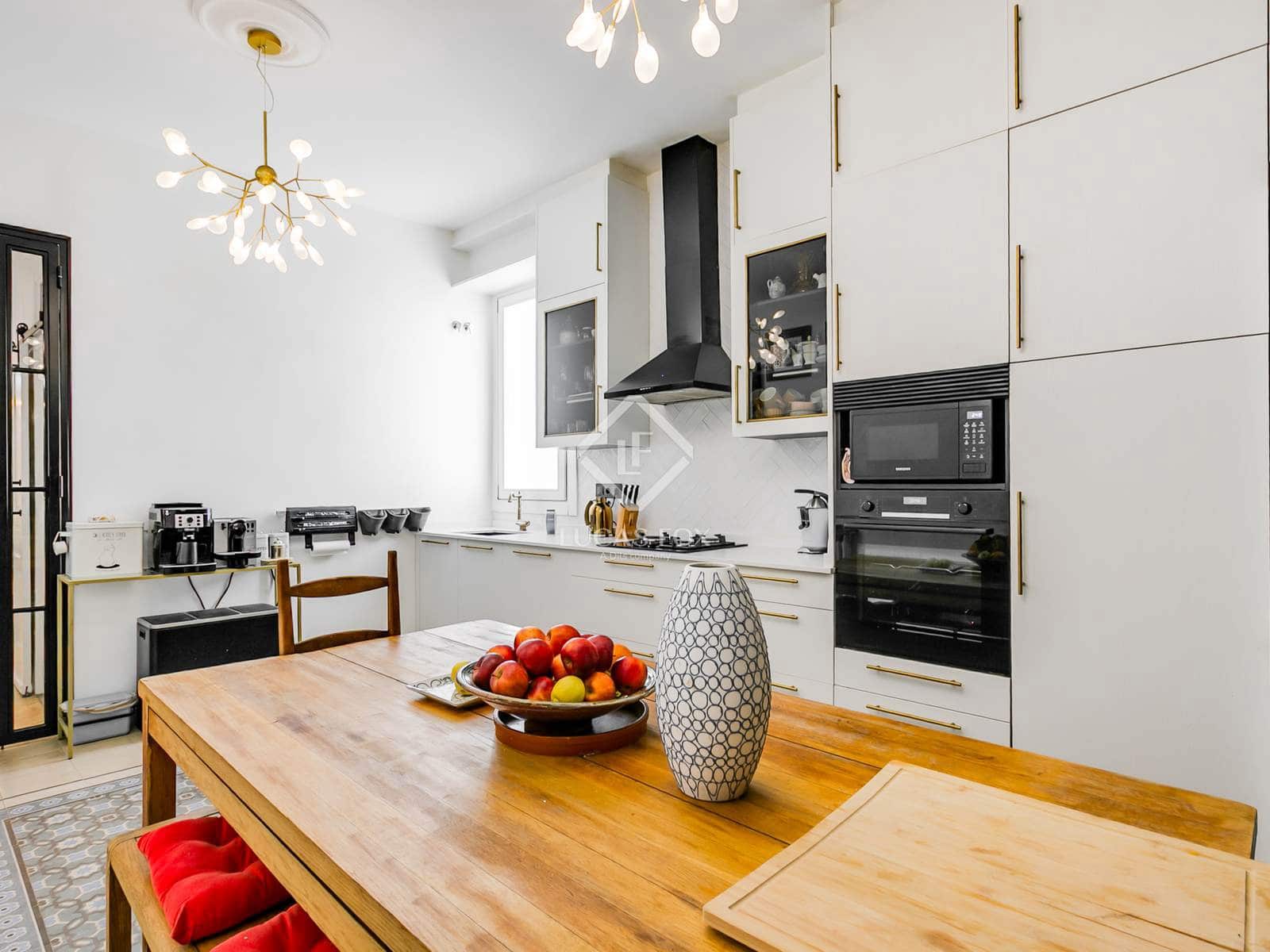 3 soveværelse Lejlighed til salg i Madrid by - € 2.040.000 (Ref: 9126096)