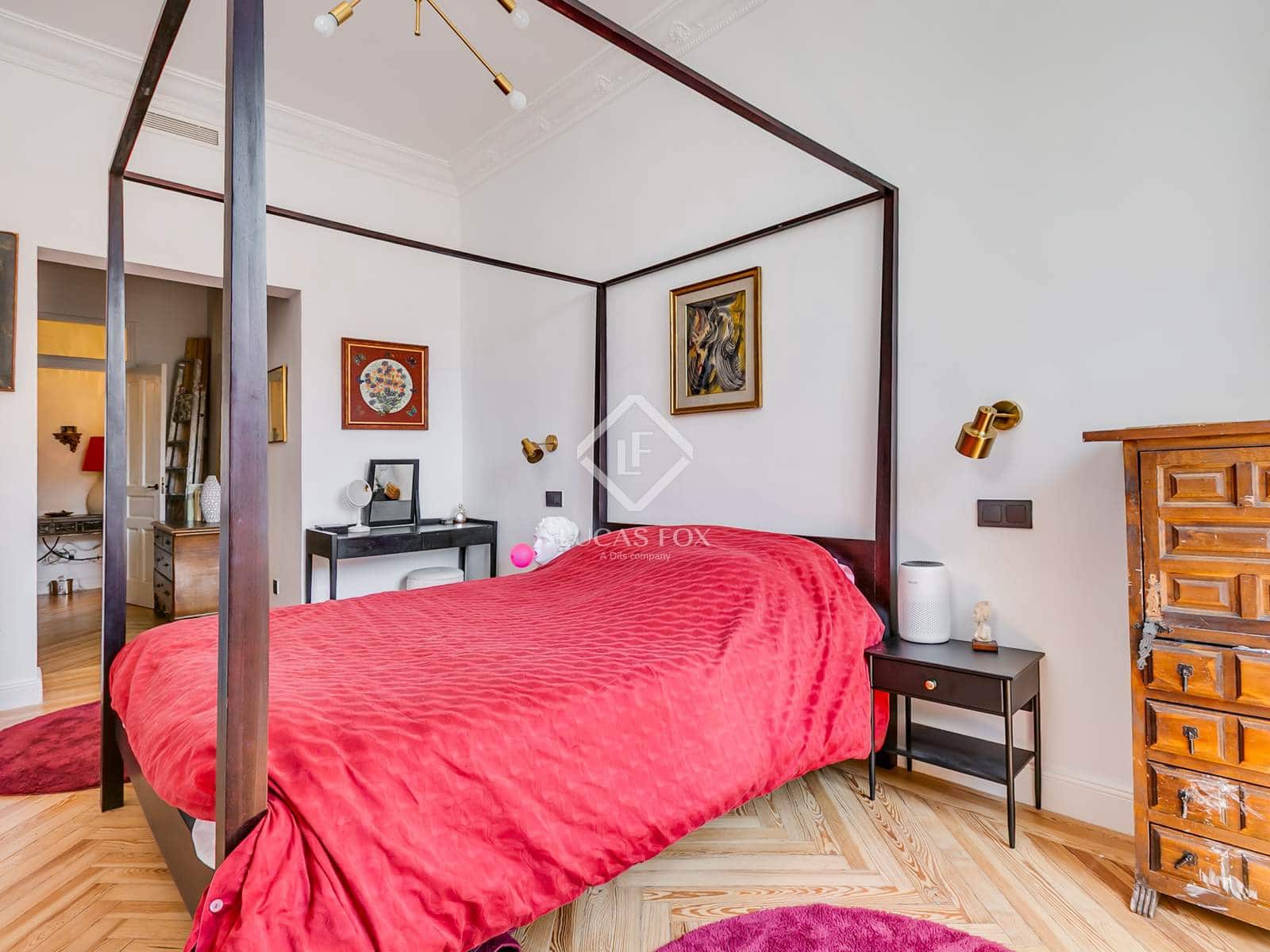 3 soveværelse Lejlighed til salg i Madrid by - € 2.040.000 (Ref: 9126096)