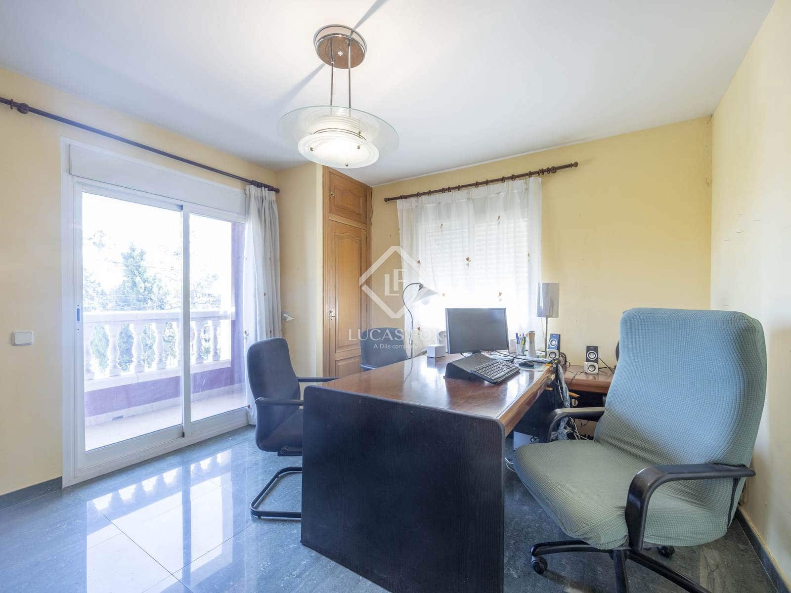 7 soveværelse Villa til salg i La Pobla de Vallbona med swimmingpool garage - € 795.000 (Ref: 9126194)