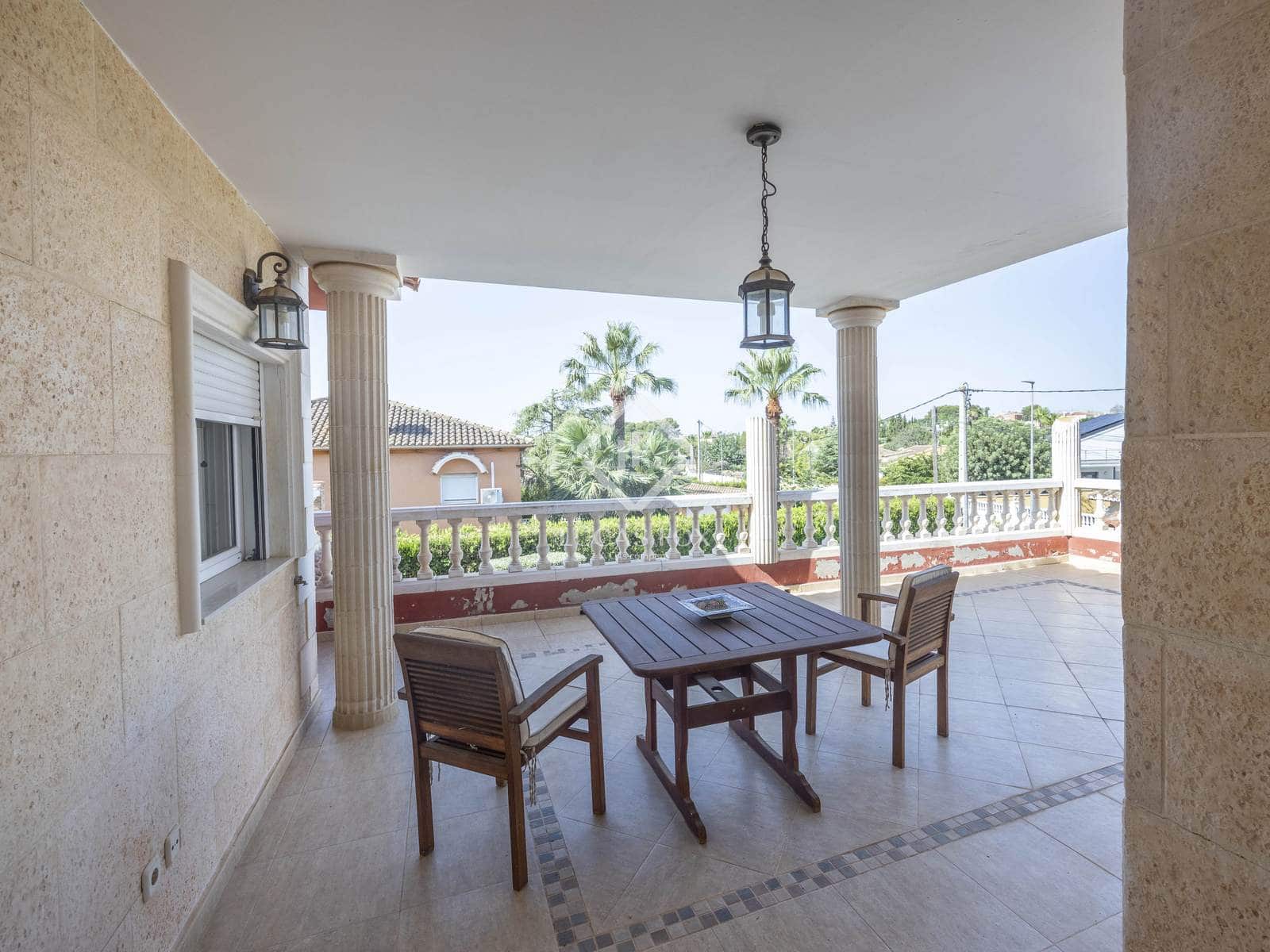 7 soveværelse Villa til salg i La Pobla de Vallbona med swimmingpool garage - € 795.000 (Ref: 9126194)